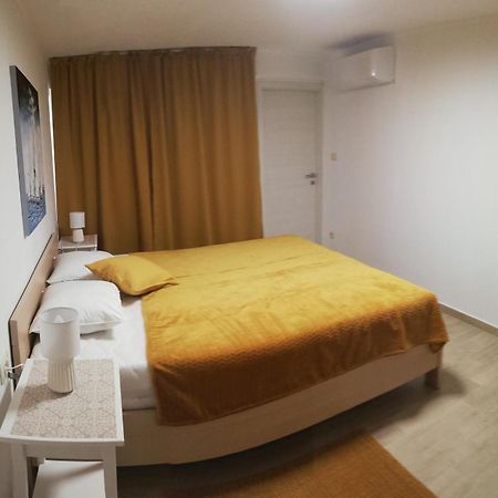 Apartments Tinjarosa Mundanije Extérieur photo
