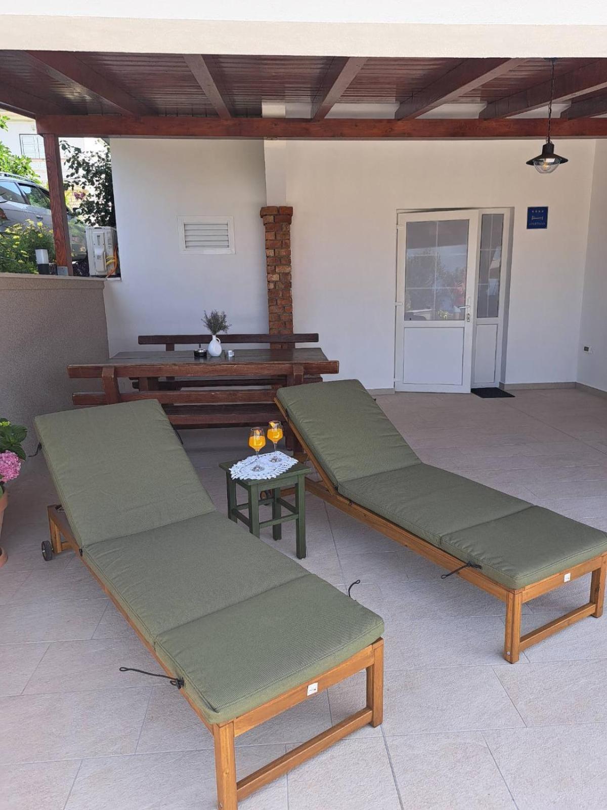 Apartments Tinjarosa Mundanije Chambre photo
